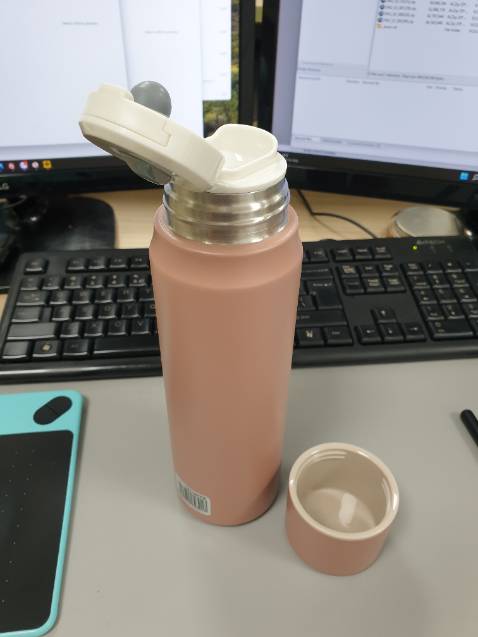 hàng lock lock thì ok rồi. nắp làm ly uống tiện