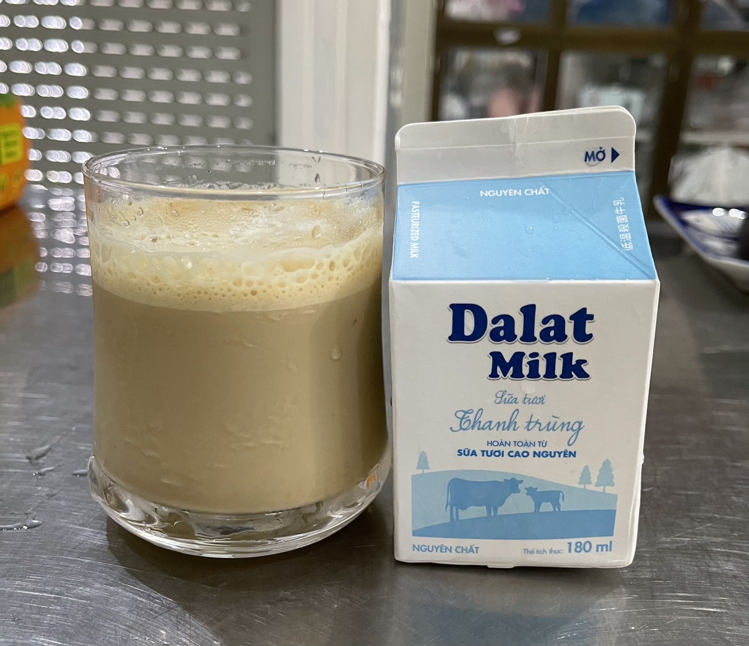 Cafe uống ngon lắm mình uống mỗi sáng luôn 
Thơm pha chung vs sữa tươi thì ngon khỏi bàn 
Mua lần thứ 3 rồi