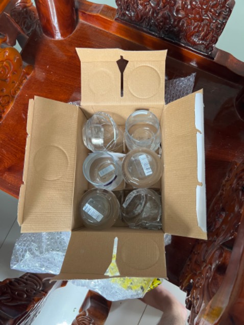 (*) Đánh giá không tính điểm
Bộ ly đẹp nhưng gói hàng quá ẩu.
Giao 6 ly bể hết 2 ly :(((