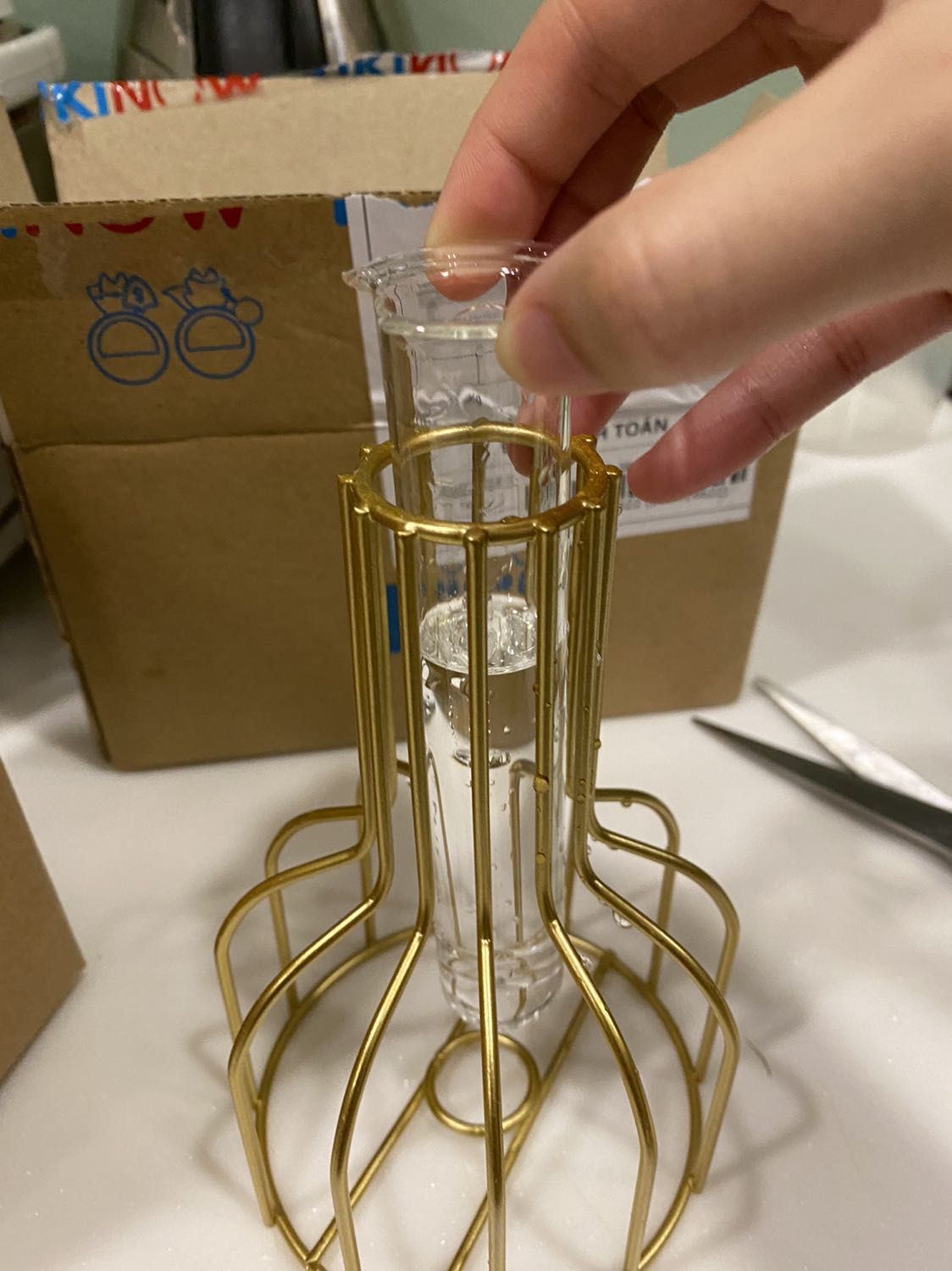 Giao nhầm màu và sản phẩm bị vỡ Giao nhầm màu và sản phẩm bị vỡ