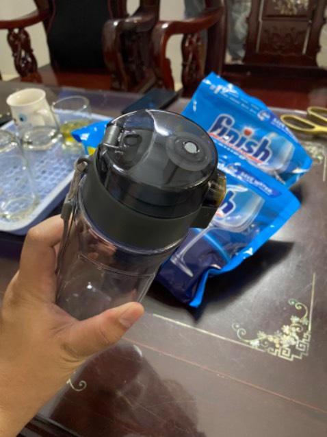 Rửa sạch sẽ nhá , nồi sạch boong ko có tý nhớp . Lúc trc rửa bằng tay vẫn có nhớp nay có máy khoẻ ghê mà lại sạch kin kit. Shop cho bình oke ghê