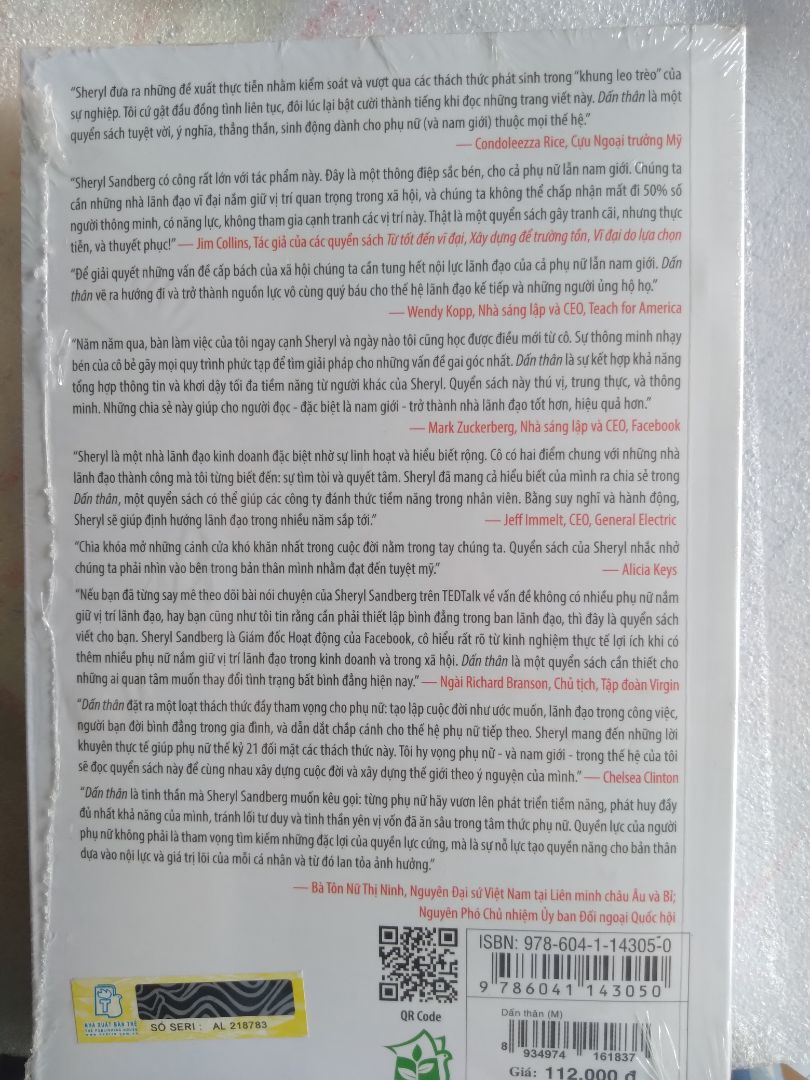 Mình được recommend đọc cuốn này từ  1 chị book blogger. Mong là sẽ sớm đọc được em này, tại vì mình đang đọc dở 1 cuốn khác. Nhưng có lẽ là nó sẽ đem lại những câu chuyện có giá trị, mình mong là vậy. 
Dịch vụ giao hàng và gói sách đều rất tốt. Rất hài lòng khi mua hàng trên Tiki