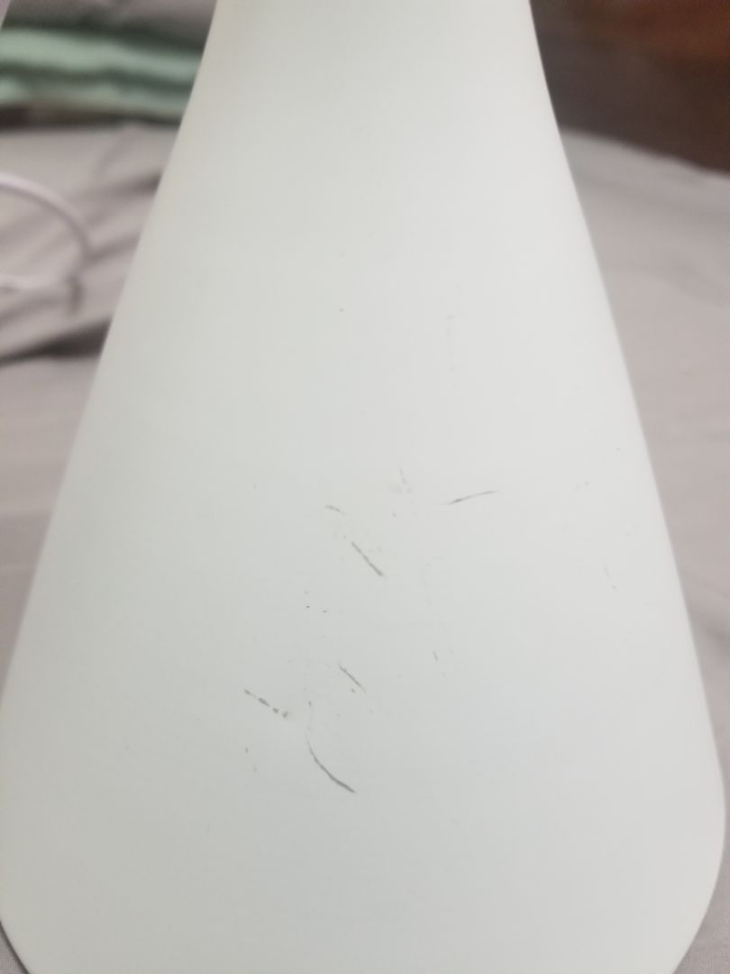 hàng chất lượng tương đối ổn. Vân chuyển và đóng gói cực kỳ chán. gói chung phần chuôi vào chao dẫn đến trầy xước và nõm vòng chung quanh