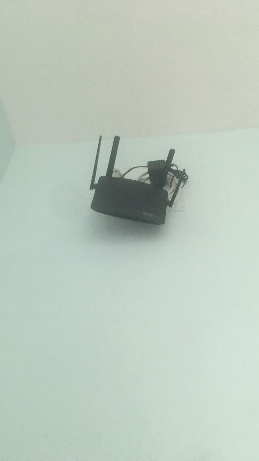 Giá rẻ hơn mấy chỗ khác, lại đúng dịp app thêm mấy mã nên vợt đc giá ưng dễ sợ. Router xài êm, lắp vào wifi mạnh hơn hẳn, đáng đồng tiền bát gạo, có điều vì ở HN nên giao hàng lâu hơn bình thường, còn chất lượng sản phẩm oke lắm nha.