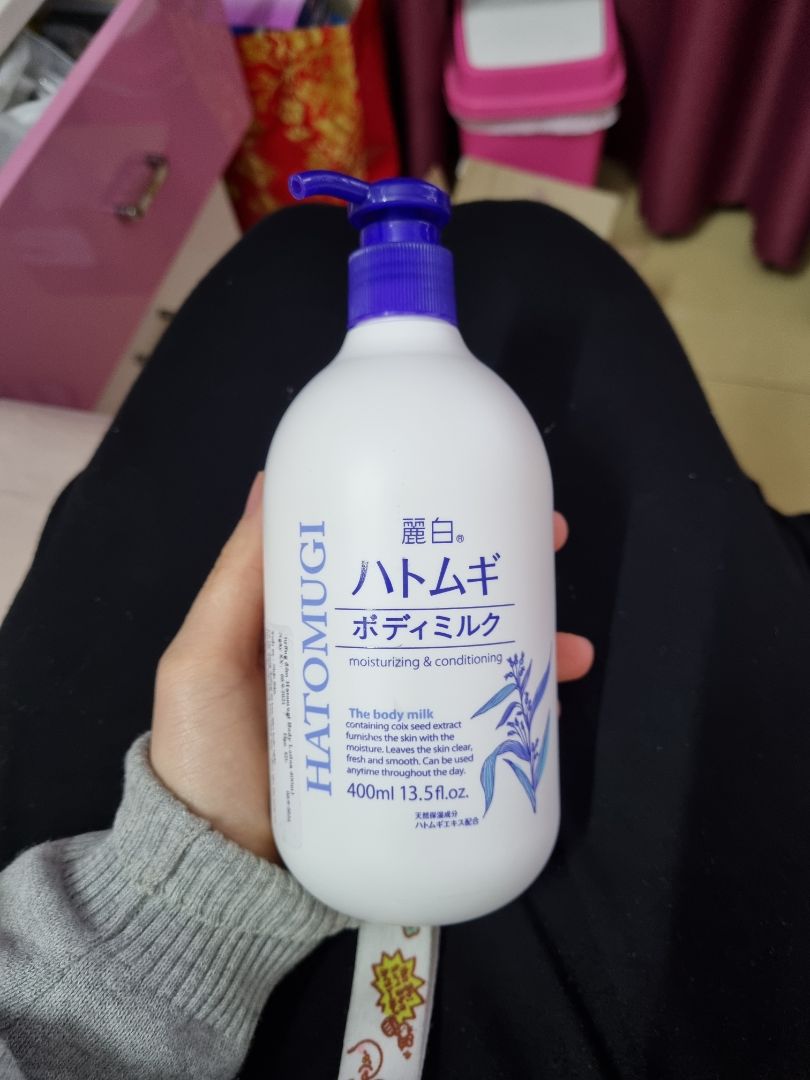 Kem mùi thơm nhẹ nhàng, chất kem dưỡng ẩm ở mức độ nhẹ, không nhờn rít, không kích ứng.
Mua hàng ở Tiki luôn yên tâm, đóng gói hàng cẩn thận, giao hàng siêu nhanh, chế độ bảo hành tốt👍