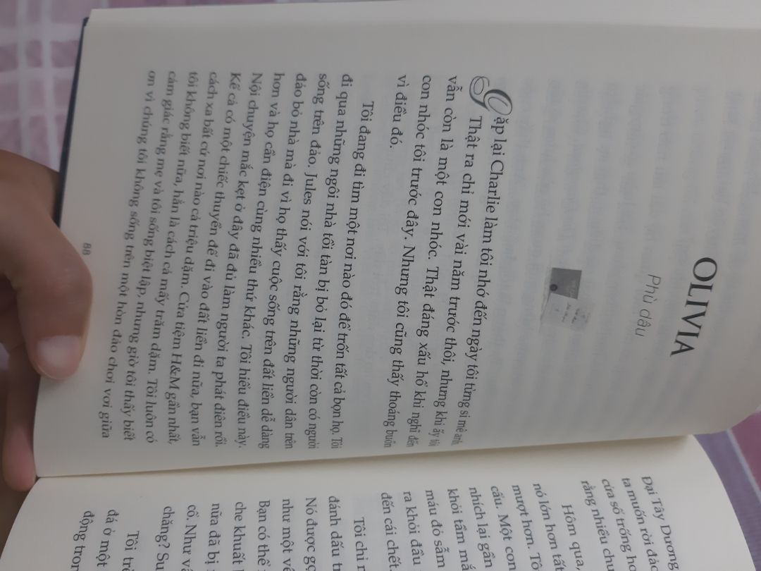Mình thấy mọi ng review khen rất nhiều, mà đợi mãi quyển này ms sale 40% để mua.
Tiki giao hàng rất nhanh. Sách còn mới và đẹp.
