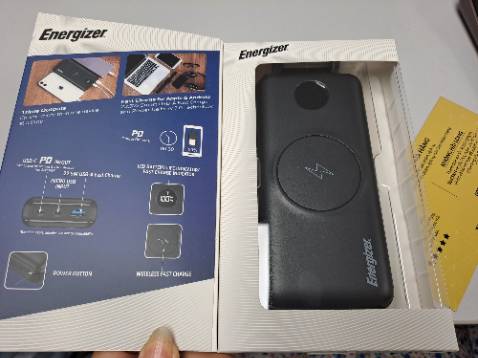 Hàng giao nguyên seal, đẹp. 
Nhưng hơi nặng.
Chất lượng chưa biết sao, thấy cắm sạc khá lâu mà chưa lên % pin. Chờ xem sao