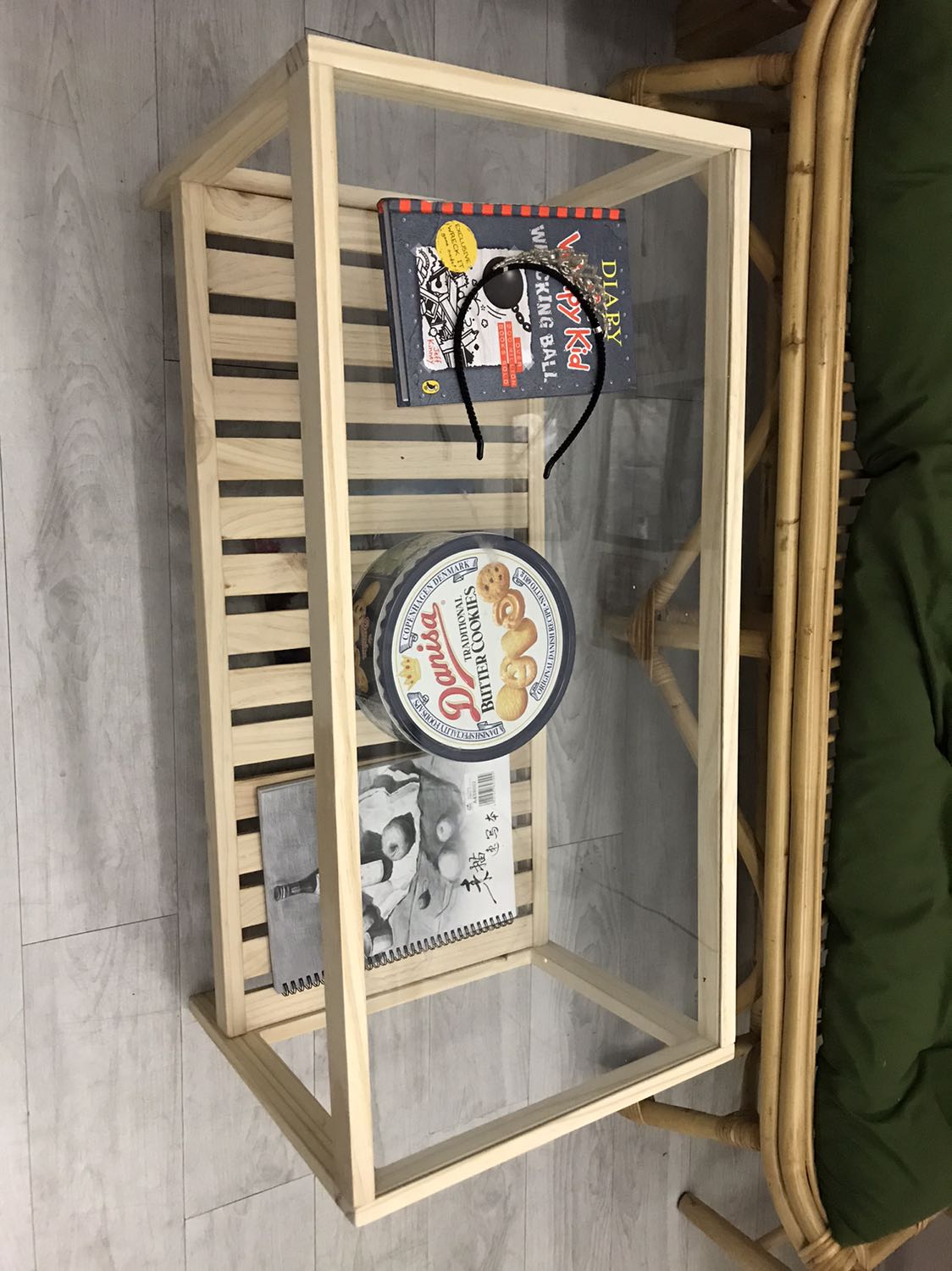 Bàn đẹp như hình, shop rất dễ thương, tư vấn và giao hàng đều nhiệt tình