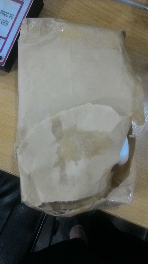 đóng gói kém quá ạ. 1 chai bị đổ hết ra ngoài luôn