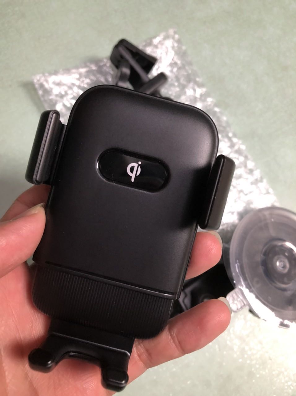 Trải nghiệm mẫu này vài ngày ok, hàng chất lượng như mô tả có kèm sạc không dây cho iphone tiện lợi