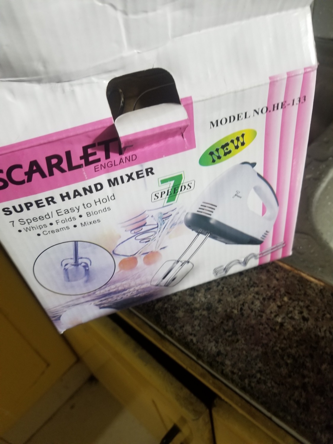 Đây là lần đầu tiên mình mua Tiki
Thấy sản phẩm này khá rẻ so với các sản phẩm còn lại
Lại còn để chính hãng và hàng nhập khẩu nên mình cũng yên tâm phần nào
Tiki giao hàng cực kỳ nhanh nhưng phí đến 39k hehe
Mua về mình đánh sữa ngay và thấy đánh êm có 7 tốc độ cũng tiện
nói chung rất hài lòng và sẽ quay lại nhiều lần sau