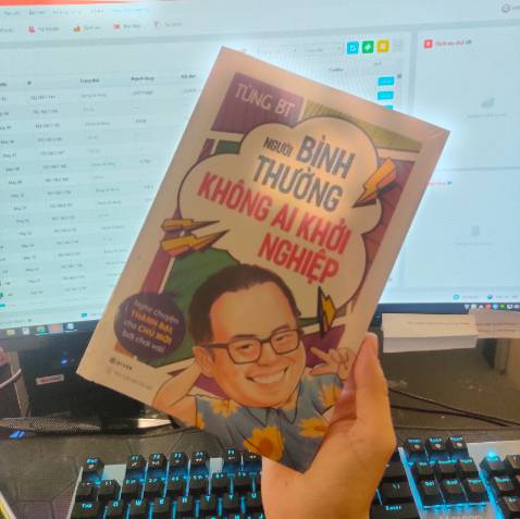 Sách đúng hay lun. Đọc xong thấy đúng là chất của người BT :))) nói chung là sách hay. Bìa đẹp tác giả rất chú tâm chau chuốt cho mọi thứ :3