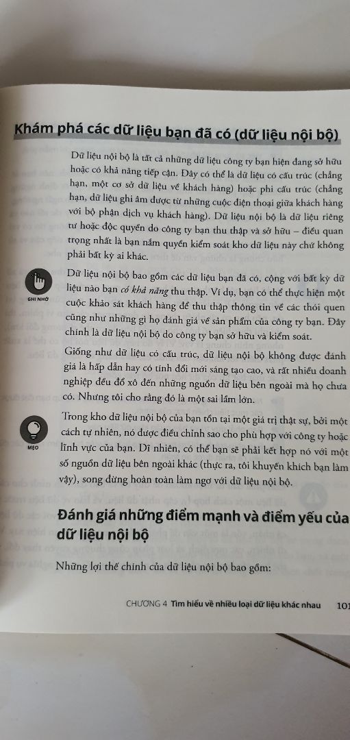Tiếp cận Big Data từ góc nhìn cơ bản nhất đến nâng cao. Phù hợp với những bạn mới bắt đầu tìm hiểu về Big Data. Tuy nhiên kiến thức trong sách đã khá cũ (2014) nên không loại trừ khả năng: Liệu sách được cập nhật theo thời buổi hiện đại thì phần thông tin sẽ thêm phần giá trị?!