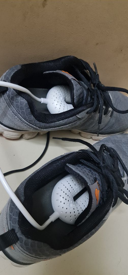 chất lượng về kiểu dáng như quảng cáo, hoàn thiện tốt. chỉ sai mầu so với đặt hàng. đặt mầu xanh thì shop chuyển mầu trắng. Chỉ hơi tiếc là sản phẩm không có đèn uv như các sản phẩm khác.