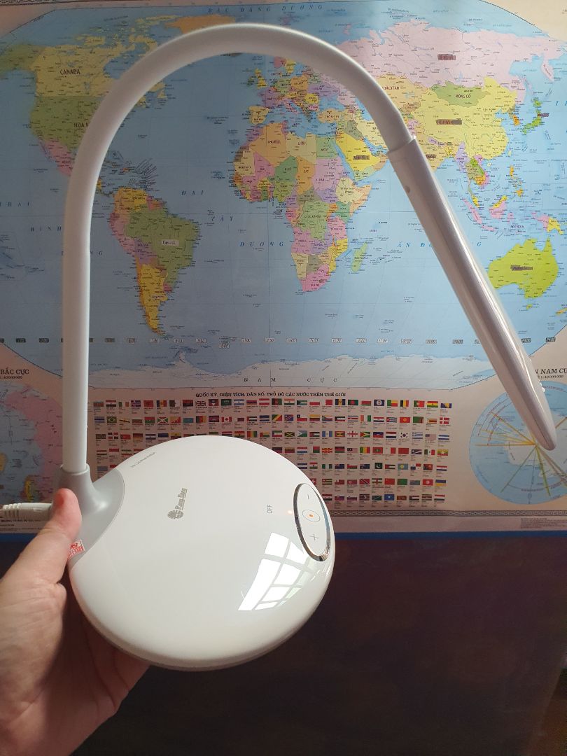 Đèn sáng, dùng rất tốt, cảm ứng nhạy.
Thiết kế của đèn đẹp, rất chắc chắn.