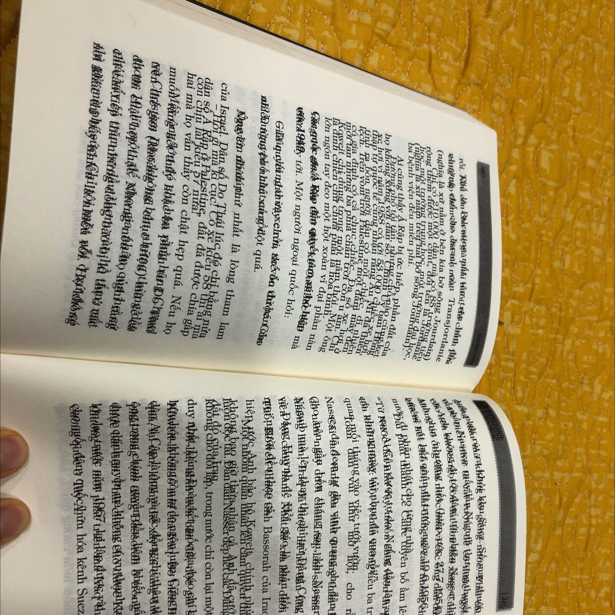 Chào bạn. Bạn ơi mình có đặt của Tiki quyển sách trên. Mình đọc gần hết và rất thích tuy nhiên ở những chương cuối có tình trạng in đè chữ tại nhiều trang như ảnh chụp. Bạn xem và hỗ trợ mình với nhé. Mong sớm nhận được phản hồi của Tiki. Xin cảm ơn !
