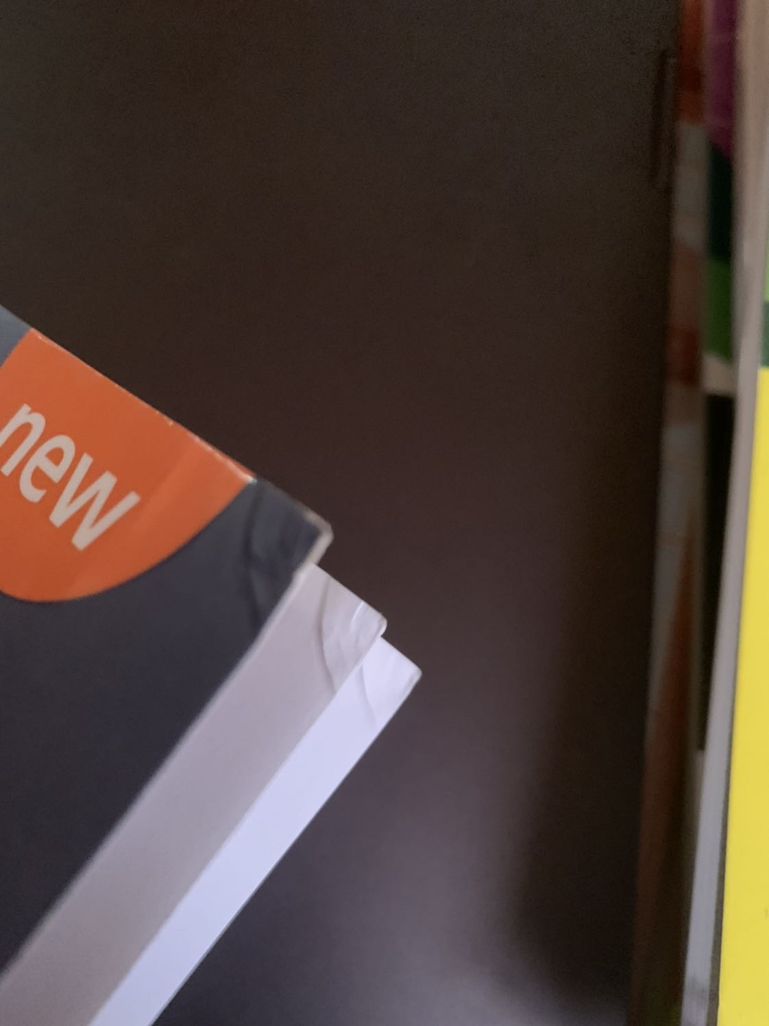 Nội dung sách thì miễn bàn nha. Mọi người nếu muốn biết nội dung như thế nào có thể đến nsach Fahasa xem thử và lên đây mua sẽ có giá tốt hơn. Điểm trừ duy nhất mà là góc sách bị gãy ngay cả khi còn nguyên seal bên ngoài. Mà m thì thích sách mới hoàn hảo cơ.