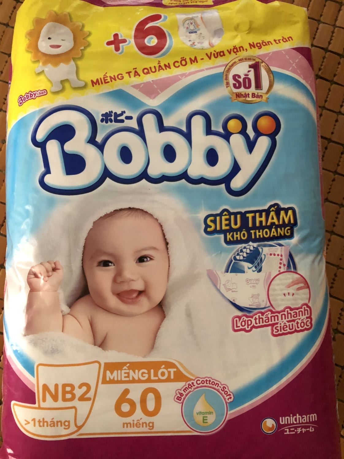 Miếng lót Bobby thấm hút tốt, thích hợp cho trẻ sơ sinh mang trong mùa hè. Bé nhà mình 6 tháng đã lật và vận động nhiều nên phải mang tã quần. Đợt trước Tiki sale nên mình mua 12 gói miếng lót Bobby NB2 (60 miếng + 6 miếng tã quần M) giá 105k/bì. Hiện tại mình còn 5 gói muốn nhượng lại. Anh chị nào cần liên hệ mình nha, Kim Anh ***. Xin cảm ơn!!! Miếng lót Bobby thấm hút tốt, thích hợp cho trẻ sơ sinh mang trong mùa hè. Bé nhà mình 6 tháng đã lật và vận động nhiều nên phải mang tã quần. Đợt trước Tiki sale nên mình mua 12 gói miếng lót Bobby NB2 (60 miếng + 6 miếng tã quần M) giá 105k/bì. Hiện tại mình còn 5 gói muốn nhượng lại. Anh chị nào cần liên hệ mình nha, Kim Anh ***. Xin cảm ơn!!!
