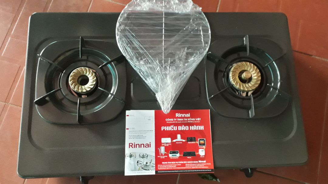 Bếp ga có logo in nổi Rinnai đẹp chắc chắn, đáng đồng tiền bát gạo. Lần sau ủng hộ tiếp, cho 5 sao.