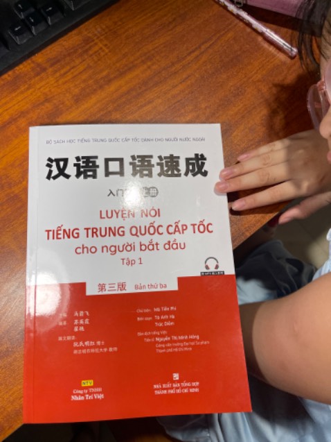 Sách đẹp tuy nhiên mình không biết file nghe ở chỗ nào? các bạn chỉ giúp m với ạ