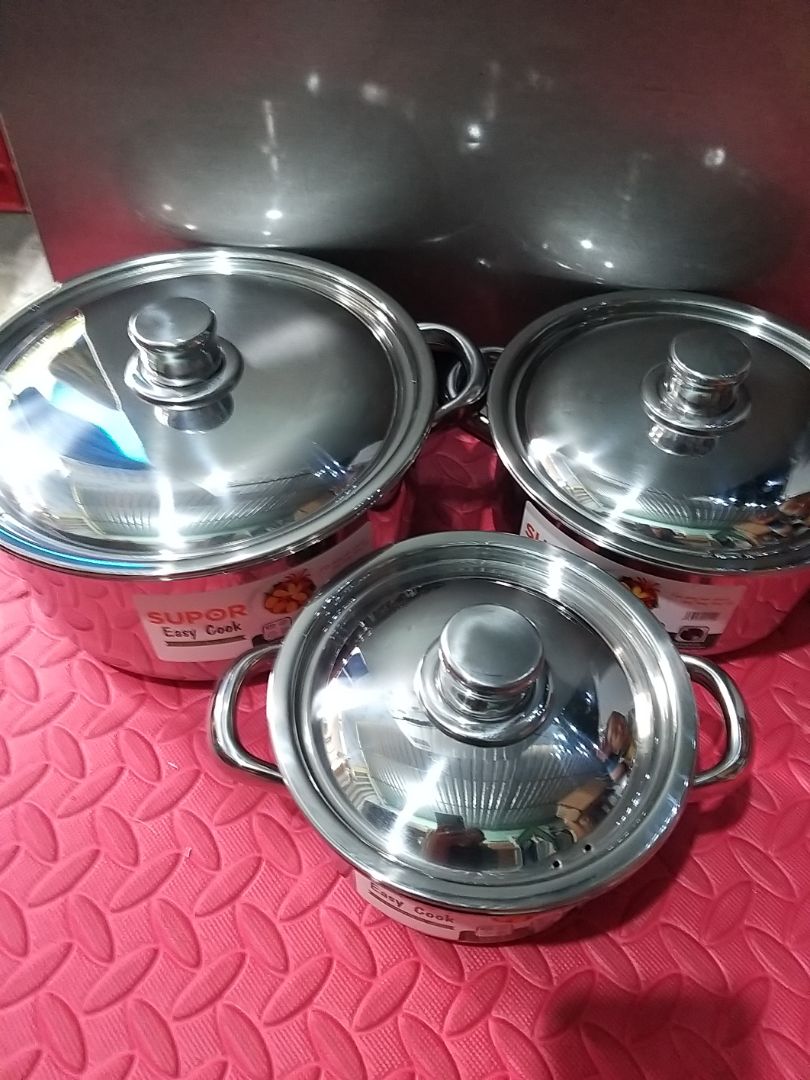 Tặng 5 sao cho dịch vụ,giao hàng nhanh,nhân viên lịch sự,dễ thương. Sản phẩm đóng gói kỹ càng,đẹp. Kiểm tra bên ngoài thấy nồi đẹp như mô tả trên web. Chưa có giờ *** sản phẩm nên chưa có nhận xét về chất lượng sản phẩm được. Đợi sau khi dùng sản phẩm xong sẽ nhận xét về chất lượng sau...😊😊😊