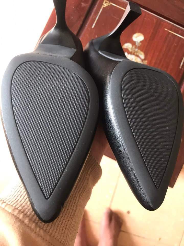 giày quá là ưng luôn, chất đẹp shop nhiệt tình, hứa sẽ tiếp tục  ủng hộ shop