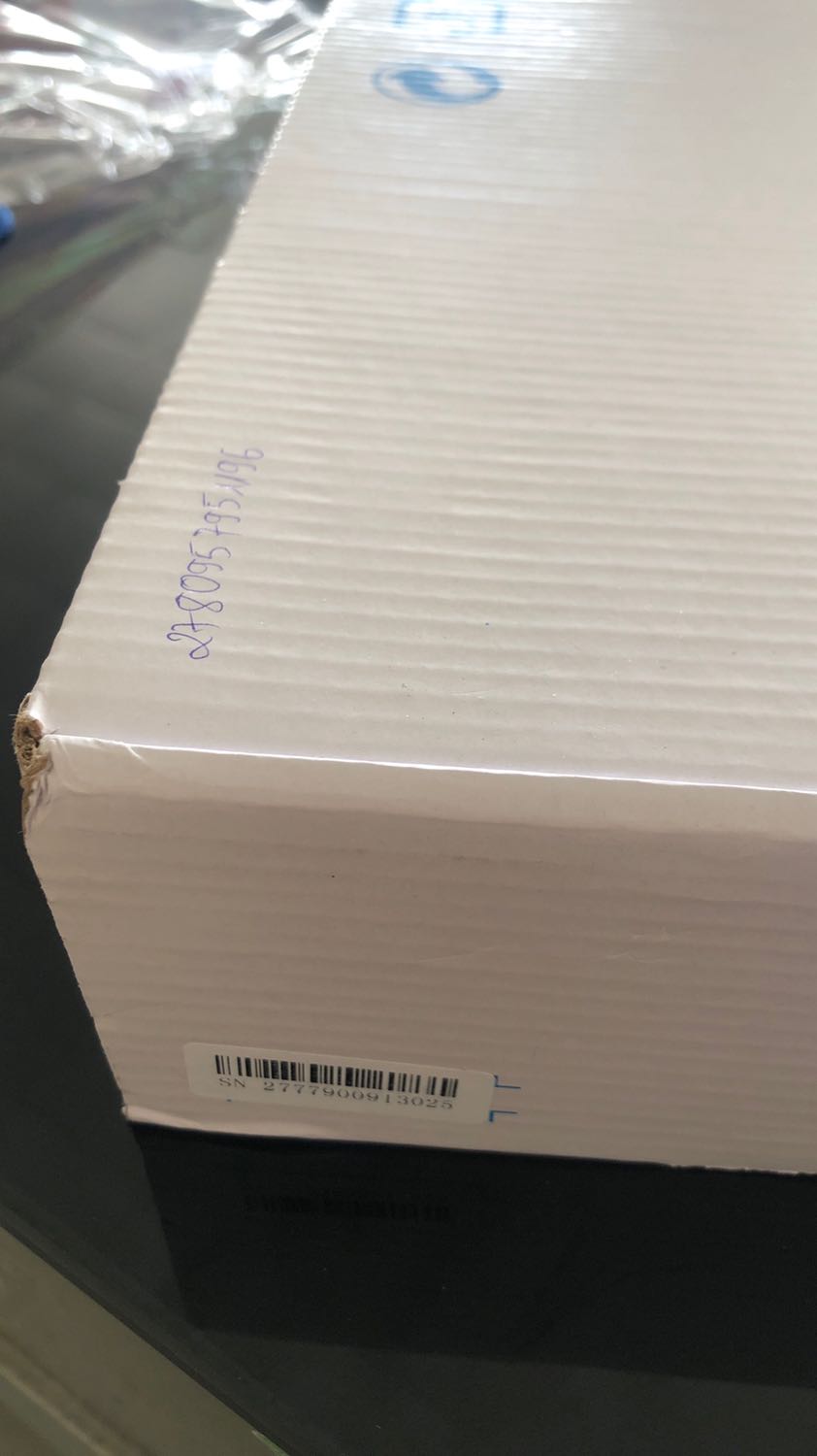 Sản phẩm không đúng mô tả . Tẩy xoá tên hàng . Yêu cầu trả hàng !