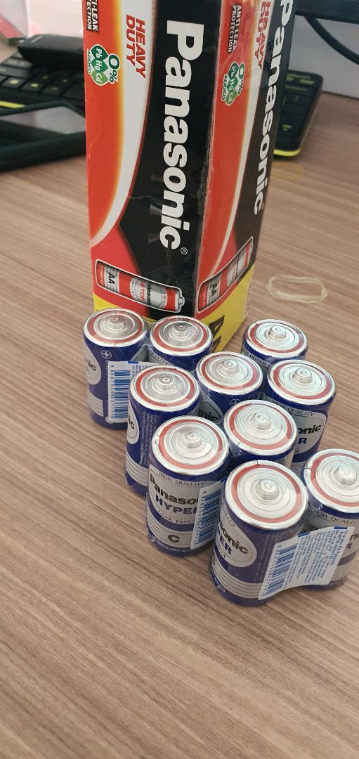 giao hàng tào lao . đặt 1 đường giao 1 nẻo . hộp thì rách nát .