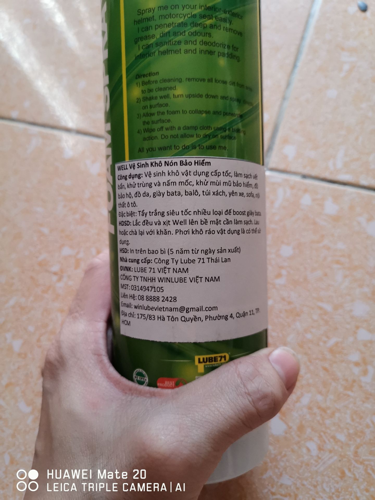 thiếu cái nắp đen bự ,  mình mới xịt lên nón bảo hiểm, có mùi có bọt mau tan ,  do tui xịt hơi nhiều hay sao nên nó hơi ướt giờ đang phơi khô,  nói chung là là cũng hiệu quả,  lúc lau ra nhiều cái dơ lắm lau nhiều lần đến khi nó bớt ố thì ok rồi đem đi phơi.