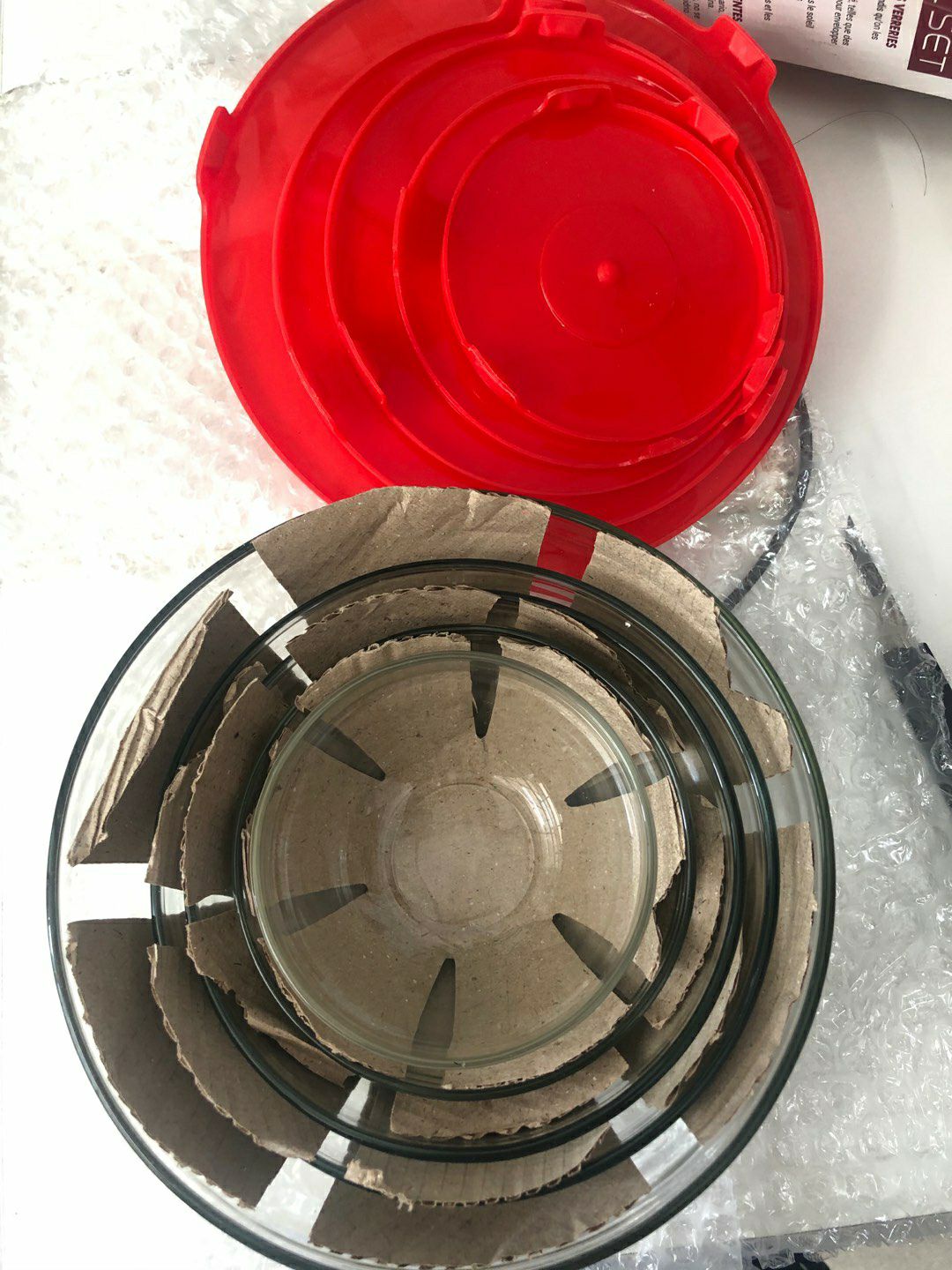 Hộp rất đẹp, thủy tinh dày, chắc chắn. Rất thích nha! Tiếc là mình làm bể gần hết rồi. Sau này sẽ ủng hộ shop tiếp