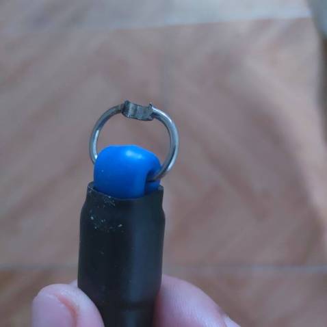 mua về, kéo bicep curl được phát thứ 3 bị đứt cáp luôn, dây kiểu co dãn nên nó bật xuống chân rất đâu.
hàng kém chất lượng. thát vọng