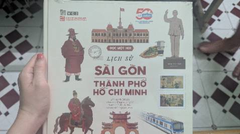 Đóng gói cẩn thận, bìa sách đẹp. Mình chưa đọc nhưng đoán là nội dung sẽ rất thú vị