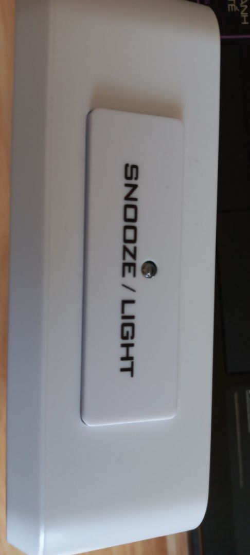 thiết kế hệ thống cài đặt rất gọn, khoa học và dễ hiểu, chuông kêu không bị khó chịu nhưng vẫn đảm bảo hiệu quả đúng mục đích :)) Mọi người lưu ý là đồng hồ dùng 3 viên pin AAA nha. thiết kế hệ thống cài đặt rất gọn, khoa học và dễ hiểu, chuông kêu không bị khó chịu nhưng vẫn đảm bảo hiệu quả đúng mục đích :)) Mọi người lưu ý là đồng hồ dùng 3 viên pin AAA nha.