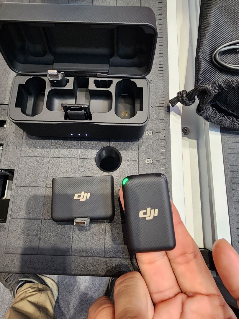 Sản phẩm tốt chắc chắn, có điều đầu nối hơi to nên trong quá trình thao tác có khả năng đụng và bị tuột ra, nhưng đã có van chặn Aqua Stop