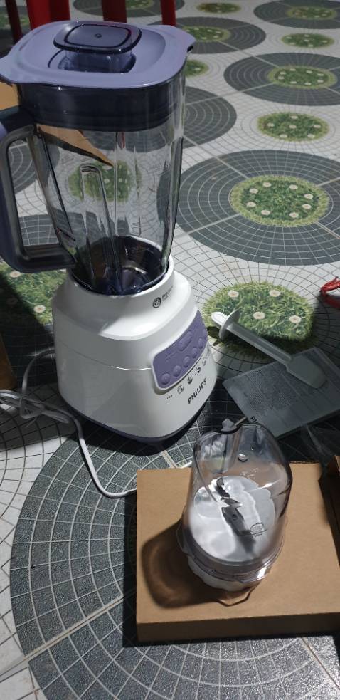 Hàng đóng gói cẩn thận. Nhưng nó khi xay với dứa hoặc trái cây không có nước thì bỏ sữa hoặc nước vào mới xay được đối với dựa hấu thì khác . mọi người mở máy và ấn 5 hoặc 6 rồi tắt ko cháy máy tầm 20day mn lưu ý nhé thanks chất lượng ****