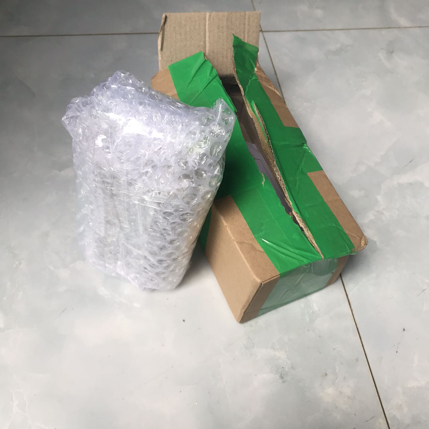 Được giới thiệu xài. Chưa biết thế nào nhưng cái khâu bọc cẩn thận là thấy xứng đáng 10 điểm. Ủng hộ shop dài dài. Có ghi thông tin đơn hàng cẩn thận.