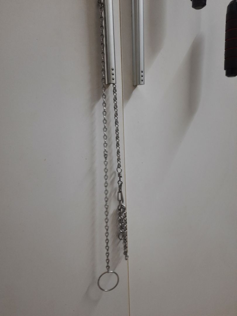 dây xích chắc chắn, có thể điều chỉnh vòng cổ. dây đủ dài cho *** dưới 5kg