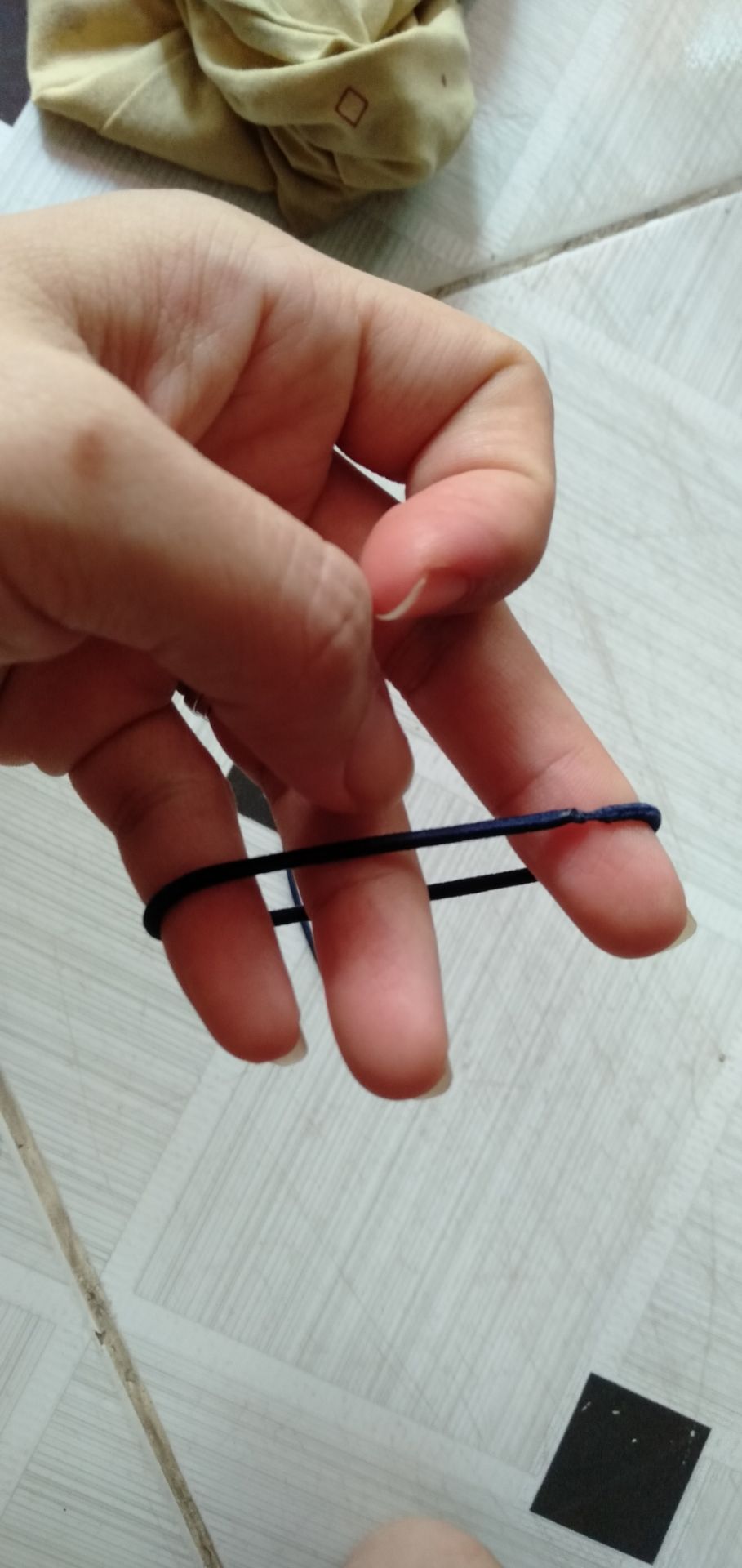 làm ăn *** *** đảo. thun chưa cột đã đứt. mong tiki hỗ trợ tới lấy sp của shop này về giúp mình và mong mọi ng né shop này da. kinh doanh như vày ko bao giờ bên lâu được. ko đáng sao nào