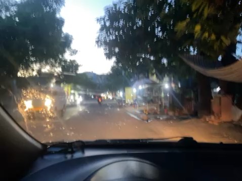 Quá tệ, gạt ồn, không bám kính, gạt không sạch nước. Thiết kế sơ sài, cao su dễ bị bung khỏi khung. Quá tệ, gạt ồn, không bám kính, gạt không sạch nước. Thiết kế sơ sài, cao su dễ bị bung khỏi khung.