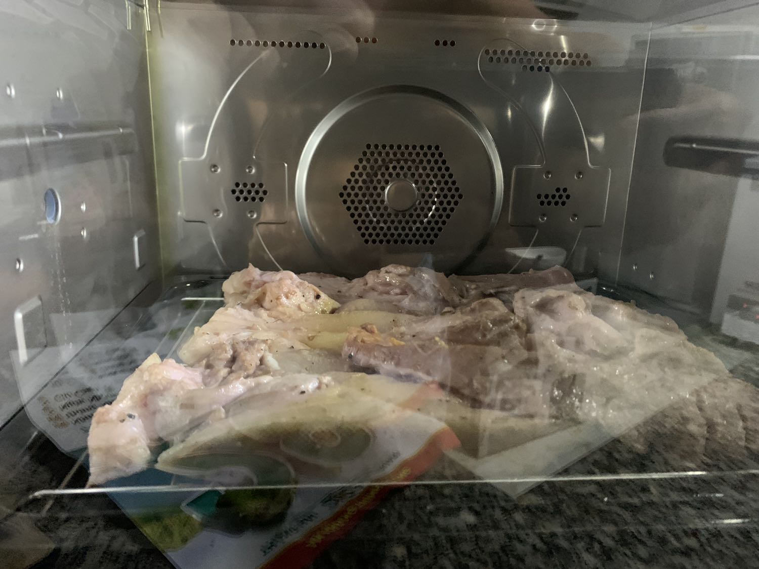 Hàng đẹp về hình thức. Rất chất lượng. Có điểm là nếu gia đình người lớn tuổi sẽ rất khó sử dụng vì chế độ sử dụng tương đối phức tạp.