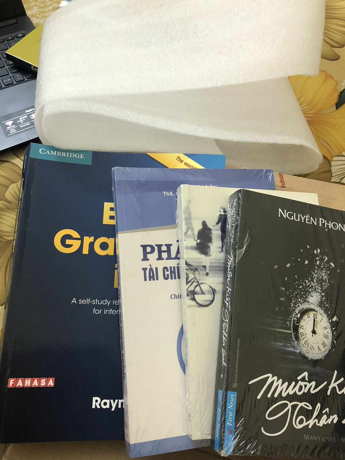 Mình mua sách trong đợt sale vừa rồi nên giá khá ok, nội dung khá phù hợp cho bạn nào muốn tham khảo về tài chính doanh nghiệp hay mấy bạn sinh viên đang học quản trị doanh nghiệp, sách mua của fahasa rất rất là ưng luôn, sách gói cẩn thận, còn nguyên màng bọc, được giao đúng dự kiến, nên mua nha mọi người