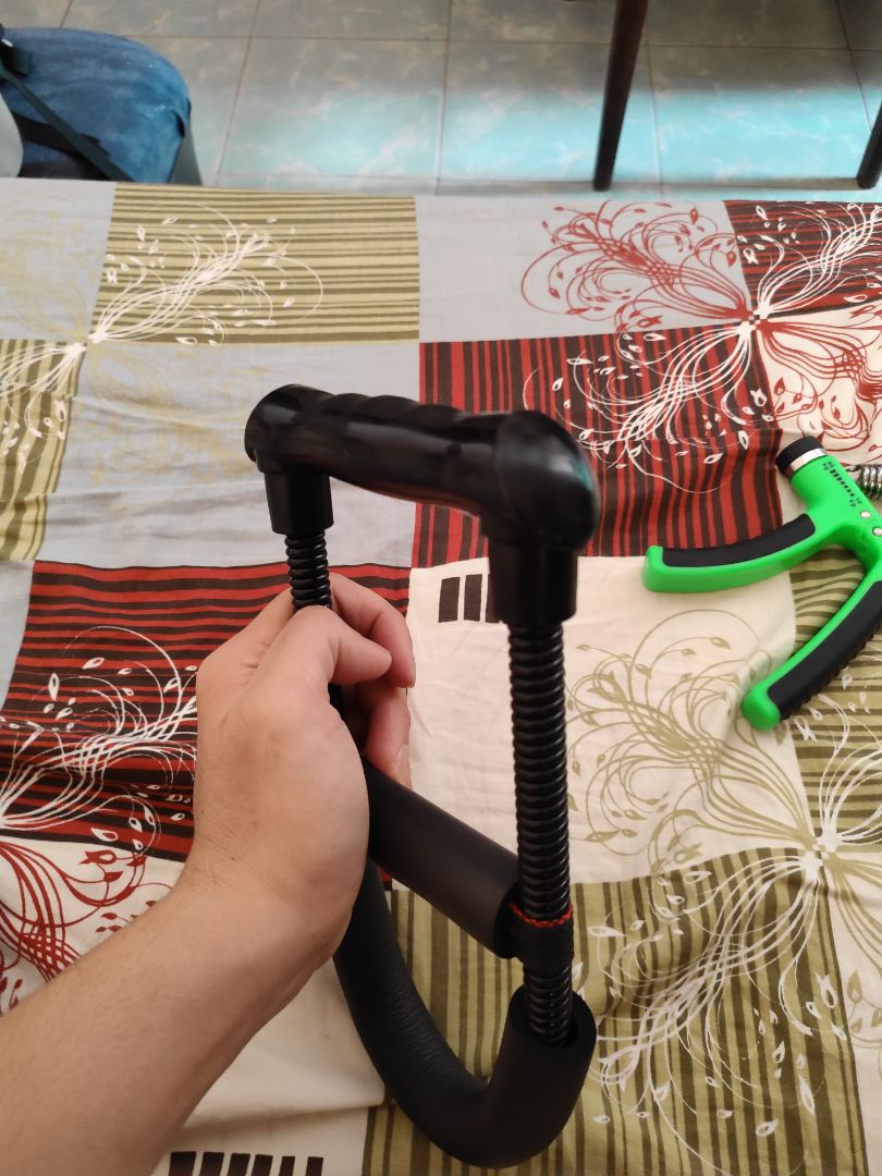 hàng bị lỗi mà giao cho khách. mất nắp đậy.