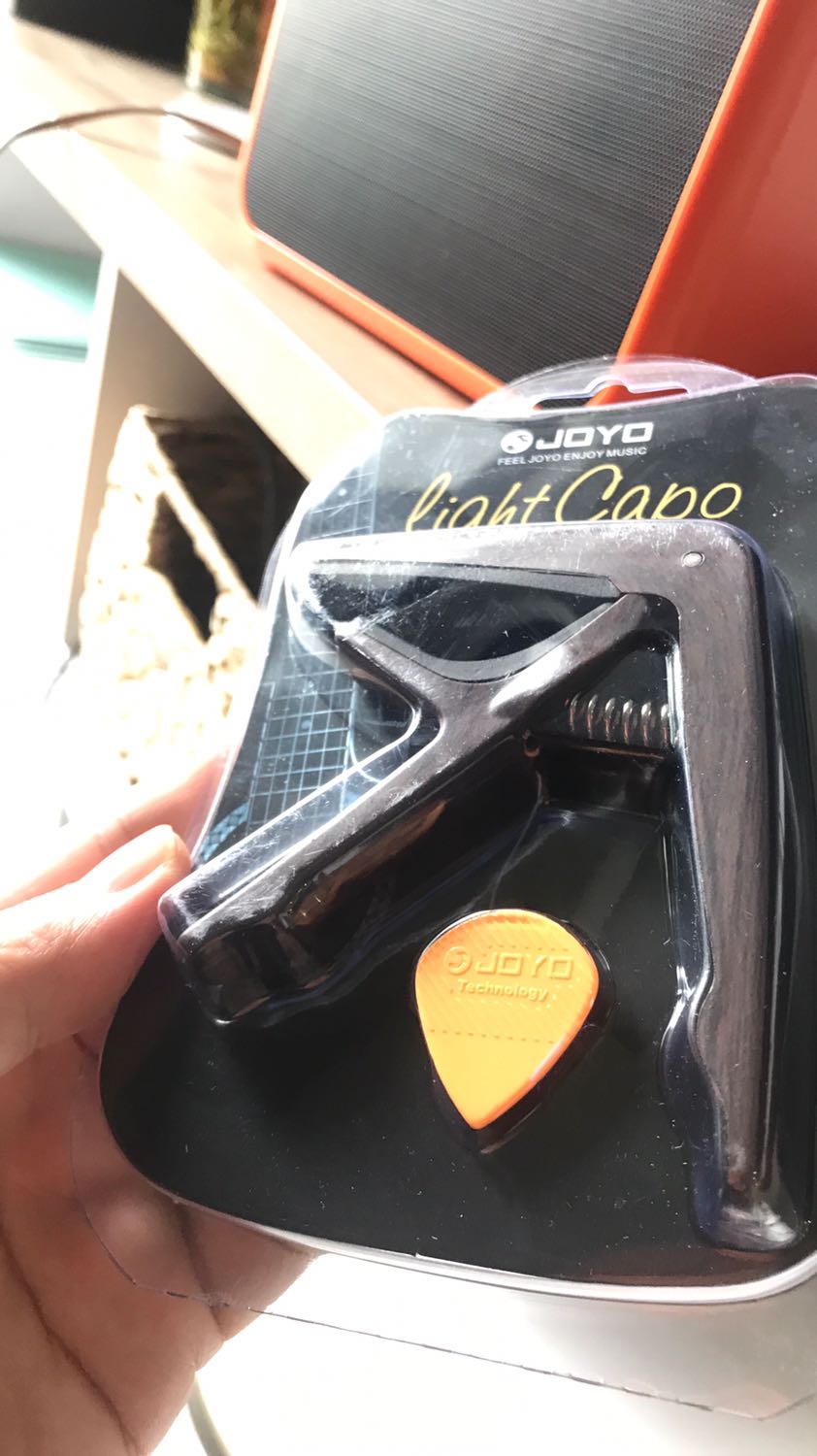 Sản phẩm đi kèm ampli loa YOYO, không có vấn đề gì đáng nói về chất lượng chỉ đề xuất nếu thay thế sản phẩm đi kèm này bằng cable input jack thì hay hơn