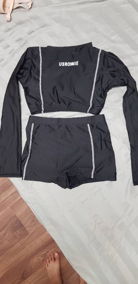 Vải đẹp nhưng áo quá ngắn mặc sát sát chân ngực ko dài như mẫu mặc. 1m63 nặng 52kg mặc ôm sát