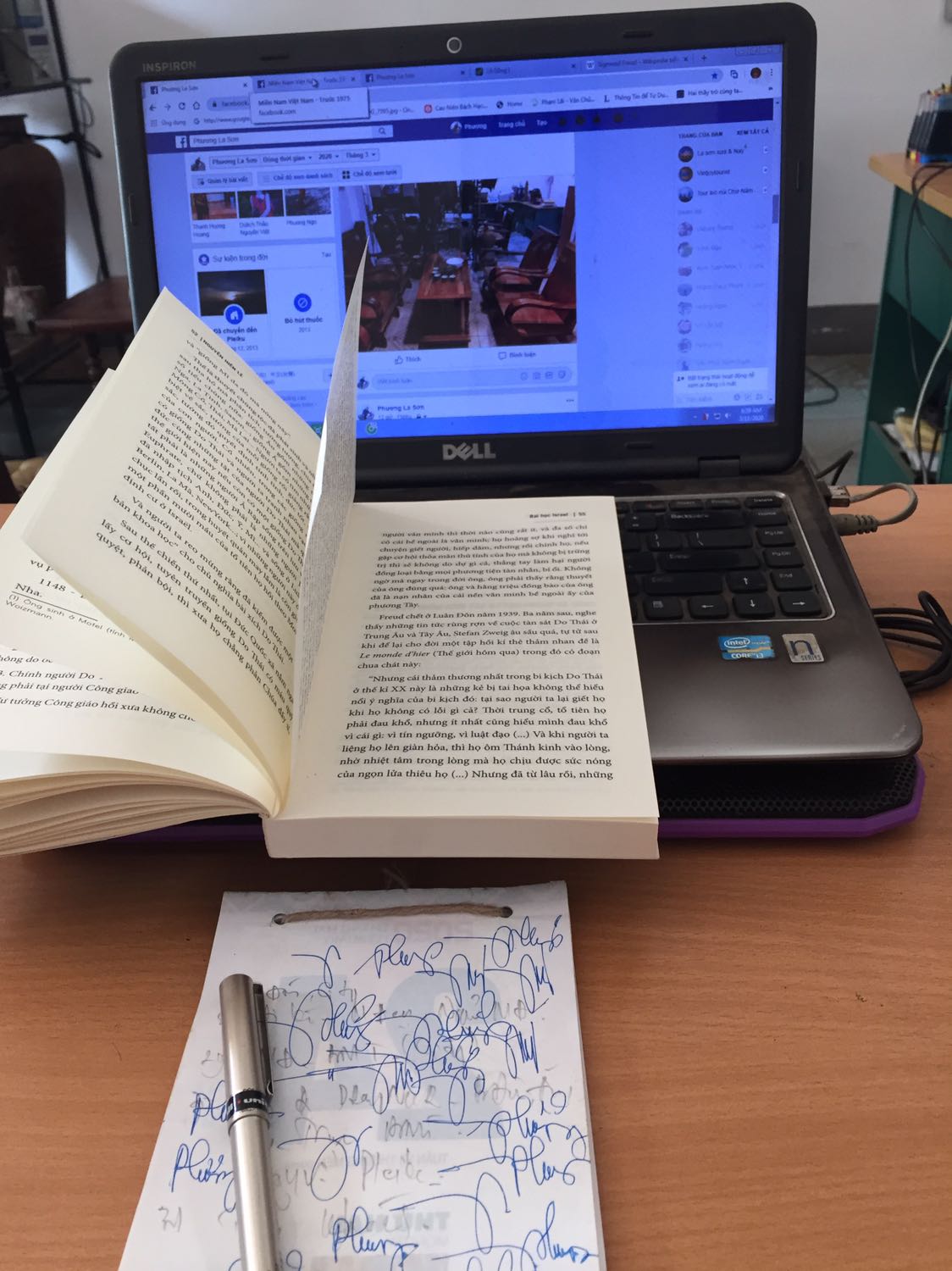 Chào các bạn
Tôi vô tình biết được cuốn sách này
Riêng phần TỰA tác giả viết rất đặc biệt để dẫn dắt người đọc vào nội dung. Tôi là một người theo Công giáo đọc hết cả bộ sách Cựu Ước và Tân Ước từ nhỏ, nhưng đôi khi vẫn bị lẫn lộn giữa các thời kỳ. 
Bài học Israel
1- Giúp ta hệ thống và định hình nguồn gốc rõ ràng về Đất nước Do Thái 
2- Giải thích vì sao Dân tộc Do Thái phải lang thang gần 2000 năm khắp địa cầu, bị đày đoạ, bị kỳ thị, bị đàn áp, bị diệt chủng mà Họ vẫn chịu đựng - tồn tại - vượt qua và quay về Miền Đất Hứa mà Chúa đã ban cho Tổ Tiên họ...muốn biết về Họ THÌ ĐỪNG BỎ QUA CUỐN NÀY.
Trân trọng
Phương La sơn