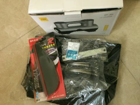 Bảng này ok nhé, phản quang tốt nên buổi tối nhìn vẫn thấy rõ, shop còn cẩn thận cho thêm cả miếng để cạo. Mua mấy thứ thì cái nào cũng hài lòng.