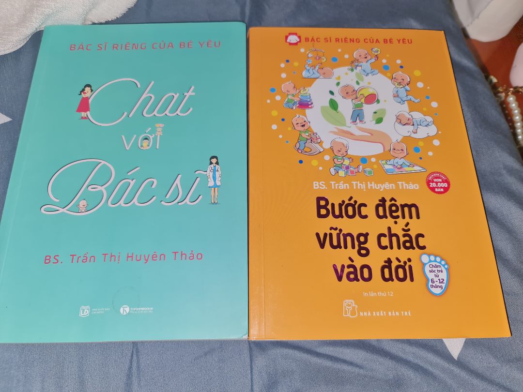 Mình đang có kế hoạch bầu nên đặt combo sách "Chào con ba mẹ đã sẵn sàng" và "Bước đệm vững chắc vào đời" nhưng nhà sách lại giao đến cho mình quyển "Chat với bác sỹ" và "Bước đệm vững chắc vào đời". 
Mình đã nhắn tin hỏi nhưng không nhận được phản hồi. Rất thất vọng về cách xử lý của nhà sách.