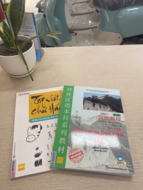 Sách đúng, mới, đẹp, bọc cẩn thận, lại giao nhanh. Shop rất tuyệt vời, lần sau mình sẽ mua lại