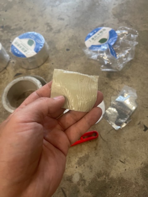 Shop bán sp kiểu *** đảo, keo không dính được, làm ăn kiểu như vậy là mất uy tín, có ktra so truoc khi giao k? Đề nghị đổi lại so cho khách,