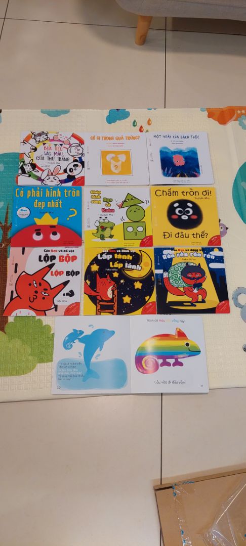 Sách quá đẹp, màu sắc rõ nét dc in trên giấy bìa cứng láng bóng,  nội dung của ehon thì đơn giản nên bé 18 tháng rất thích. Mua sale nên dc giá tốt từ tiki trading.